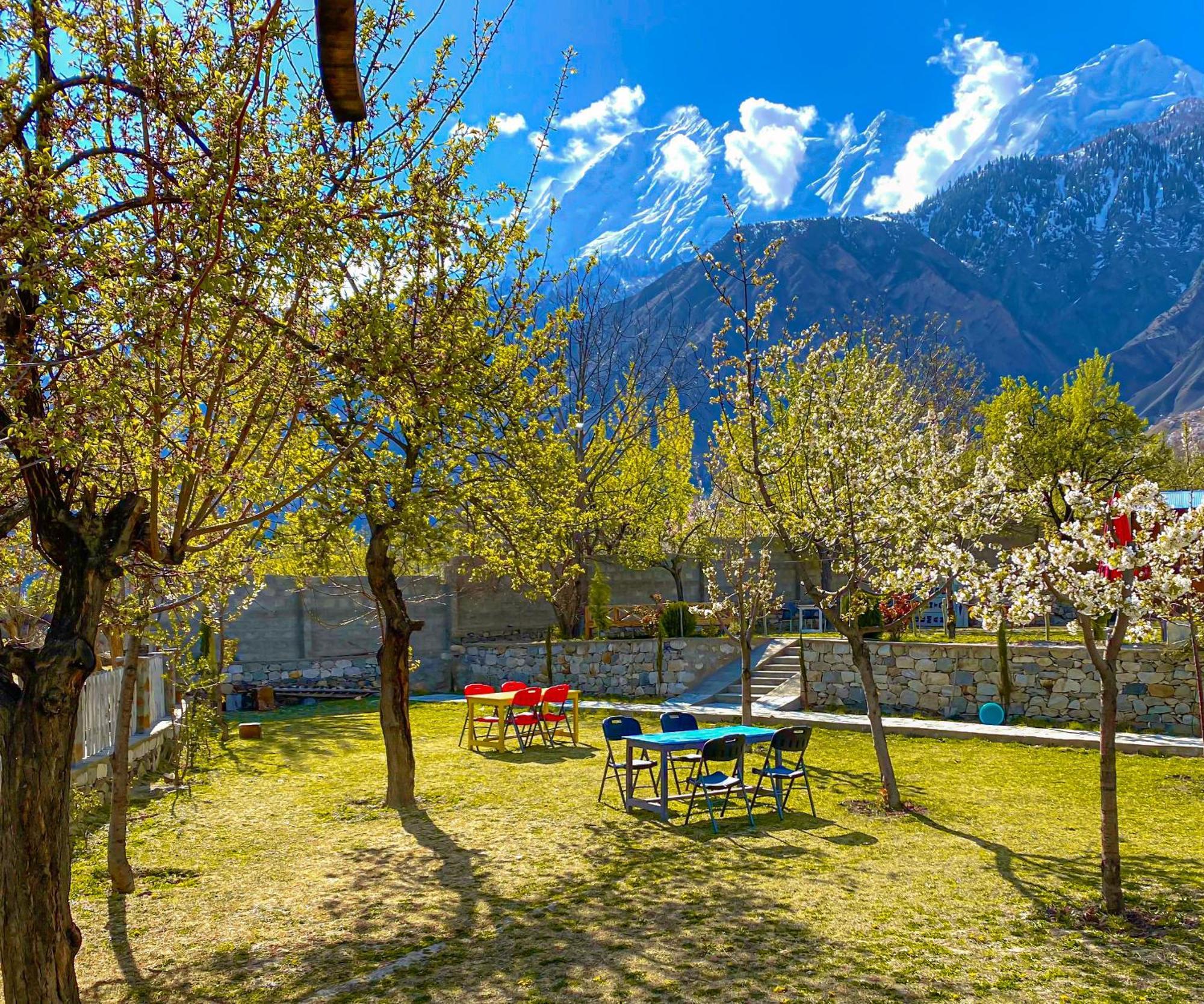Dumani Nagar Hotel & Resort Karimabad  Exterior photo