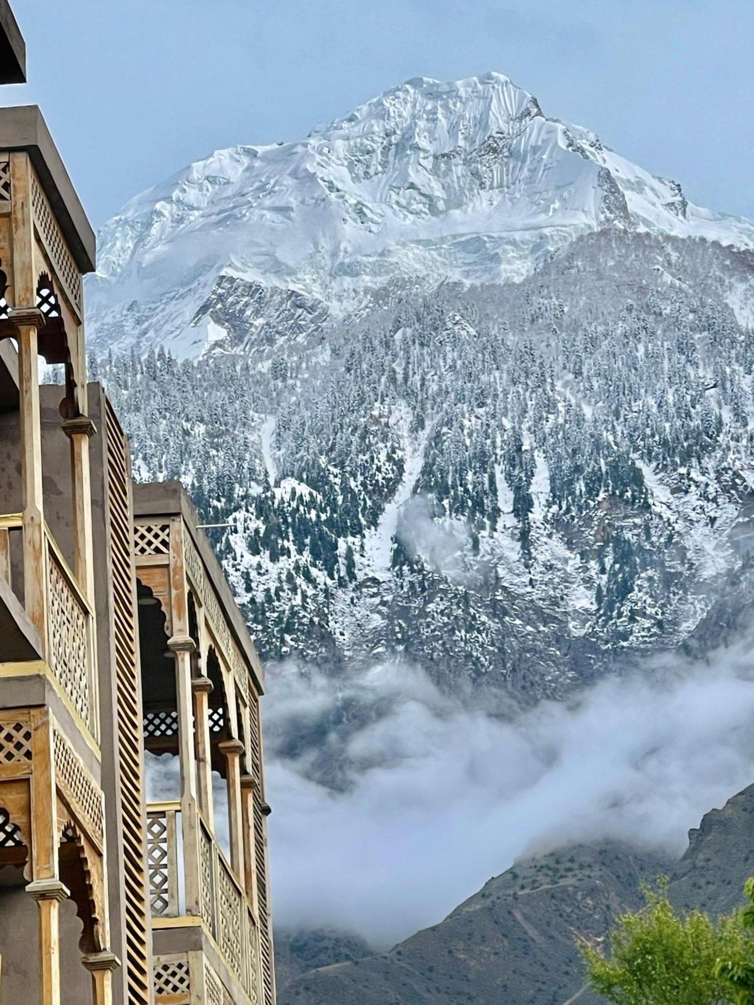 Dumani Nagar Hotel & Resort Karimabad  Exterior photo