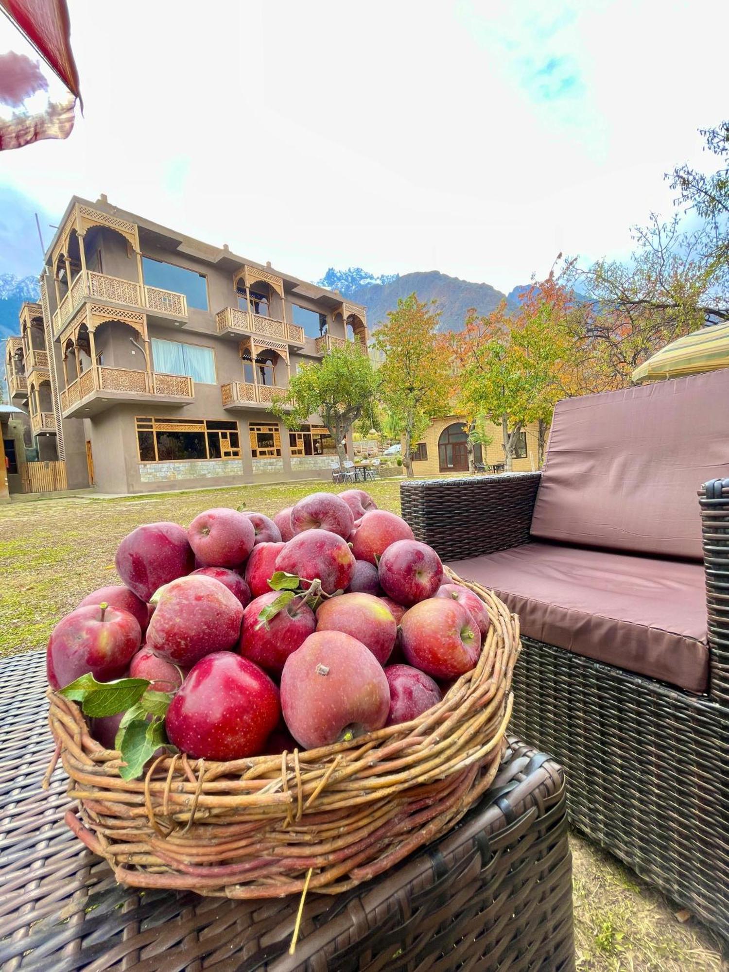 Dumani Nagar Hotel & Resort Karimabad  Exterior photo