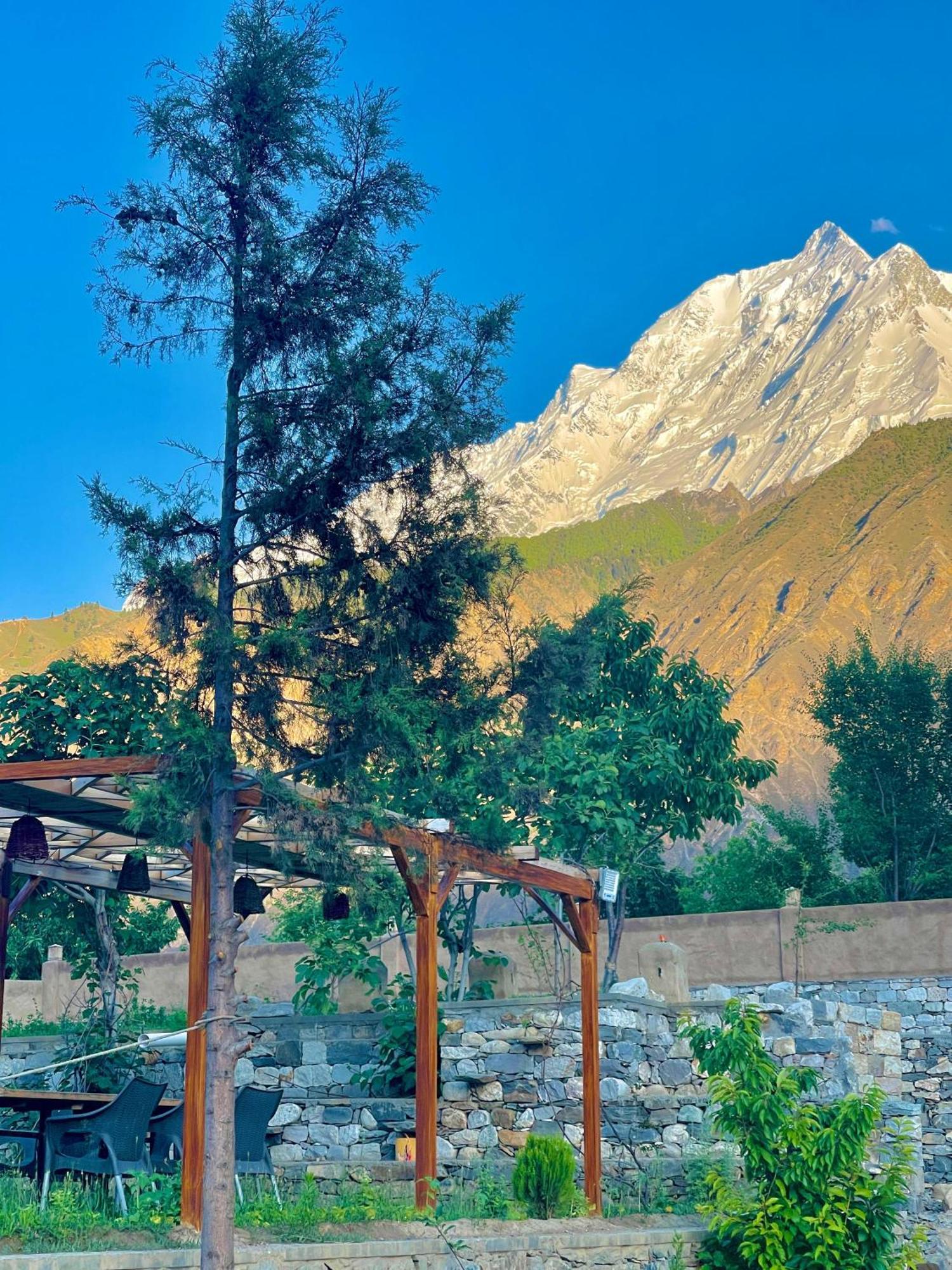 Dumani Nagar Hotel & Resort Karimabad  Exterior photo