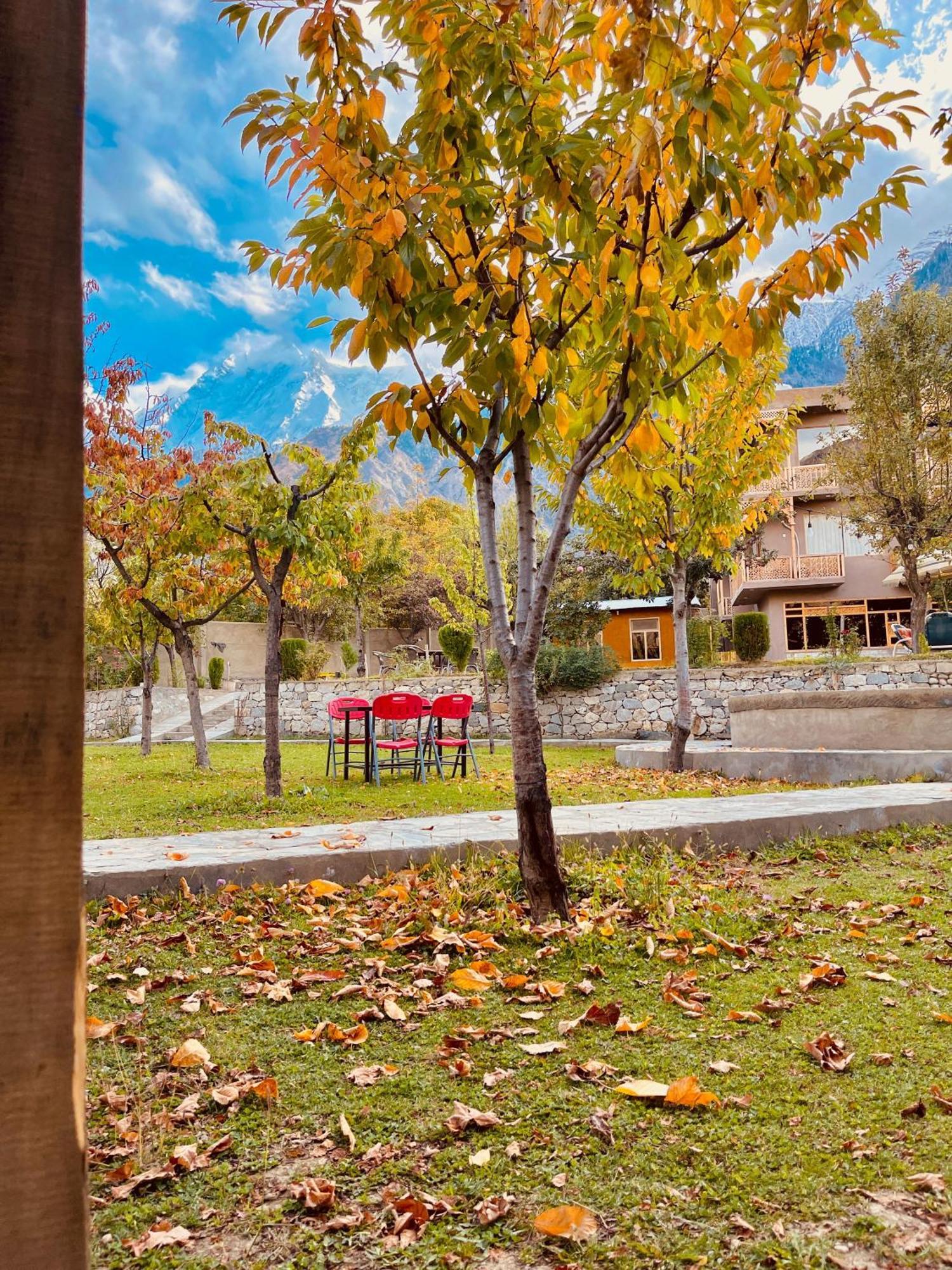 Dumani Nagar Hotel & Resort Karimabad  Exterior photo