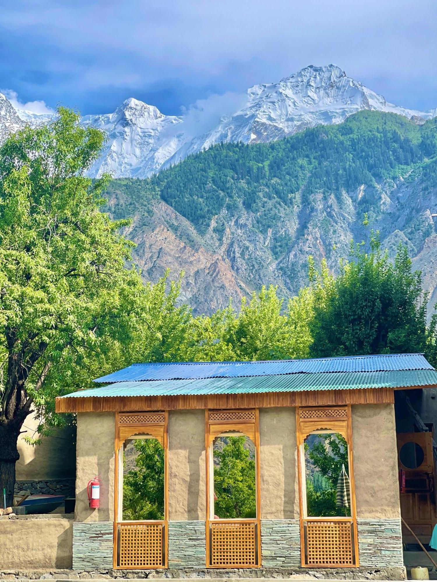 Dumani Nagar Hotel & Resort Karimabad  Exterior photo